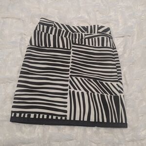 Ann Taylor Black and White Graphic Midi Skirt